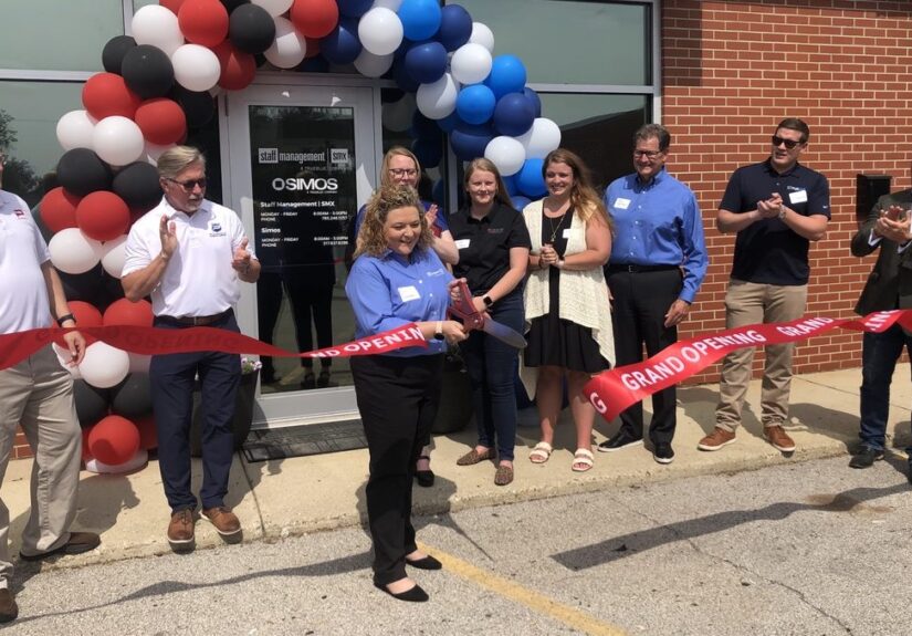 SIMOS Solutions’ opened up their first Recruiting Center in Plainfield, Indiana. Kicking off the day was an official Ribbon Cutting hosted by the Plainfield Chamber of Commerce and neighboring Avon Chamber of Commerce.